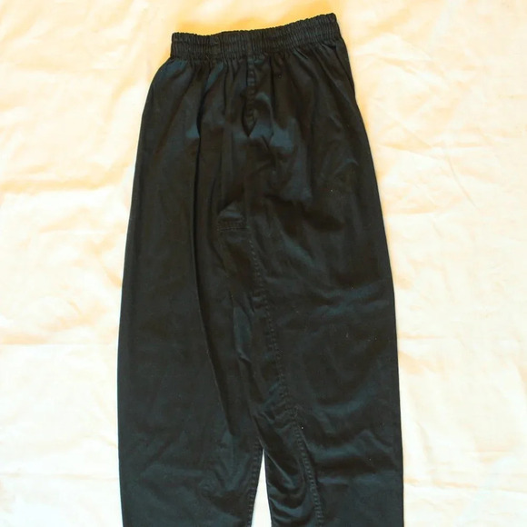 Taekwondo V-neck Uniform Top and Pants - Picture 3 of 4